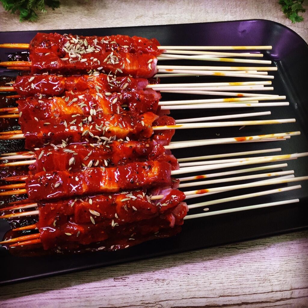 1 Pacco di SPIEDINI DI SUINO TIPO VENTRICINA 25 pz